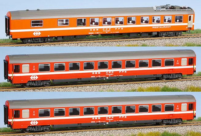Set of 3 Passenger cars<br /><a href='images/pictures/LS_Models/47235.jpg' target='_blank'>Full size image</a>